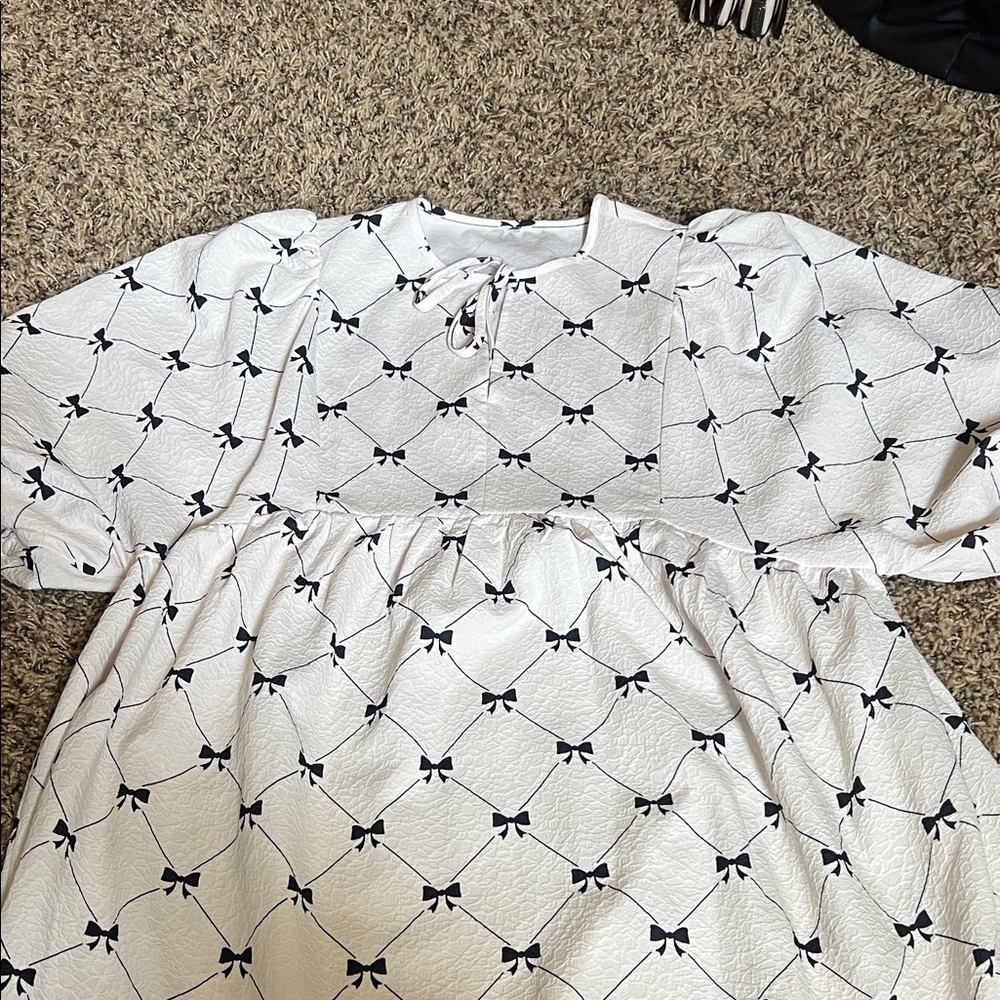 Source Unknown White and Black Bow Pattern Dress